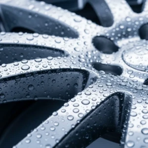 AEGIS RIM forged wheel in bright silver hydrophobic finish—engineered for lasting clarity, water repellency, and premium surface protection. Hydrophobic bright silver coating on AEGIS RIM forged alloy wheel—illustrating multi-layer surface treatment for water repellency and corrosion resistance.
